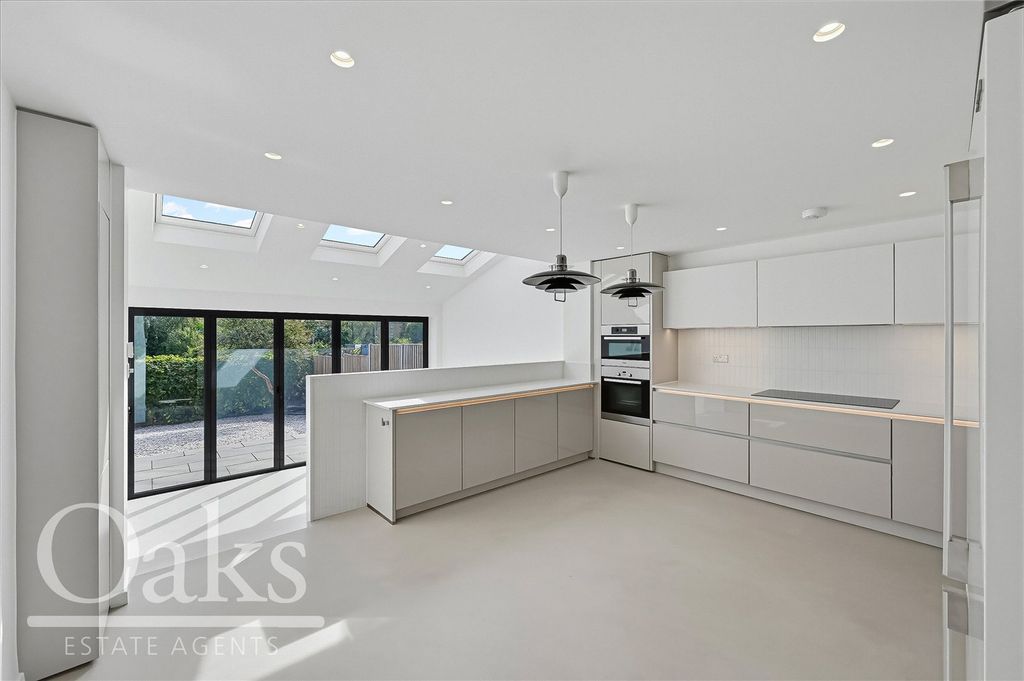 Property photo 1 of 16 Picture No. 13