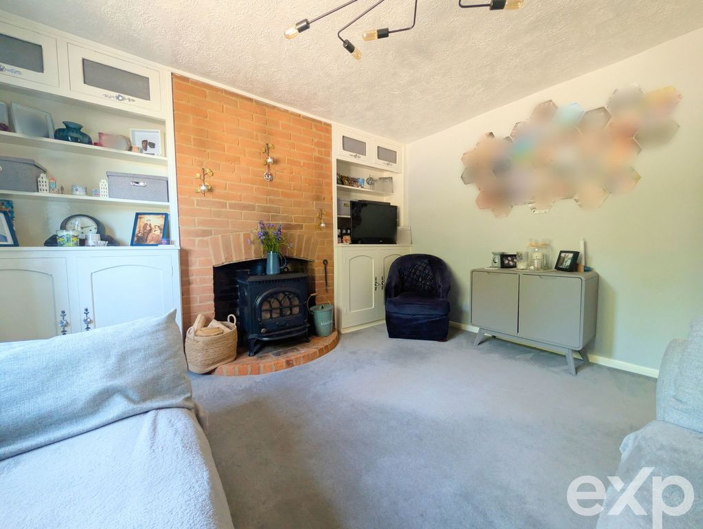Property photo 2 of 28