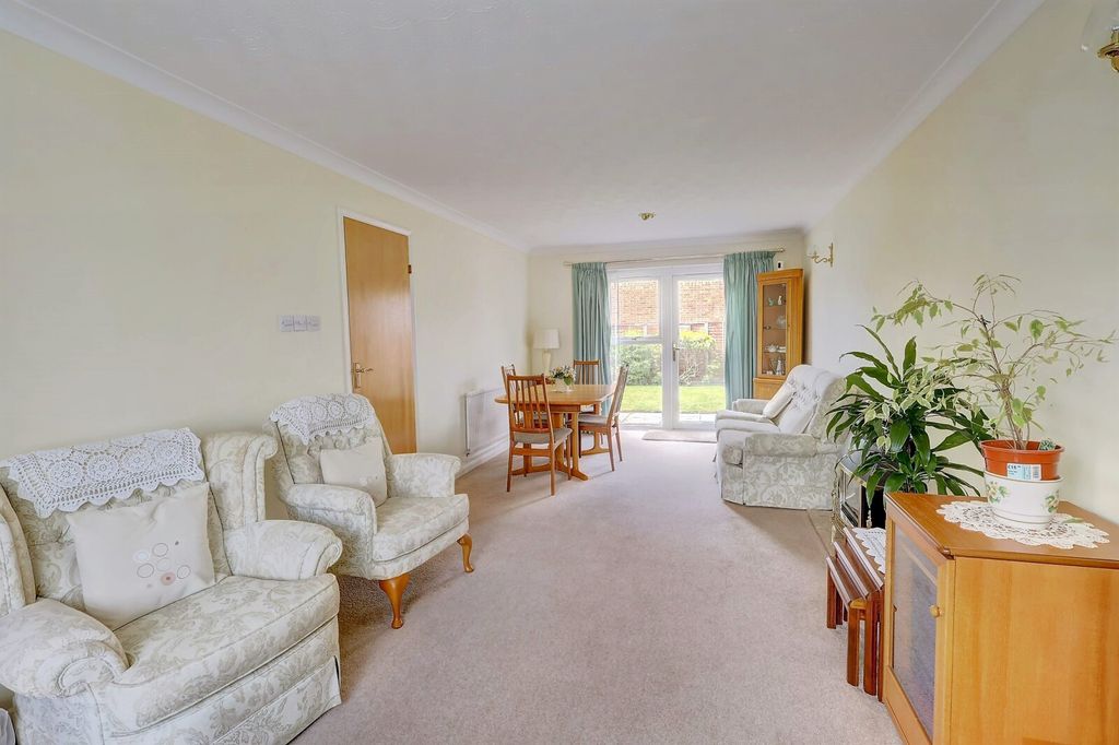 Property photo 2 of 14 Picture No. 12