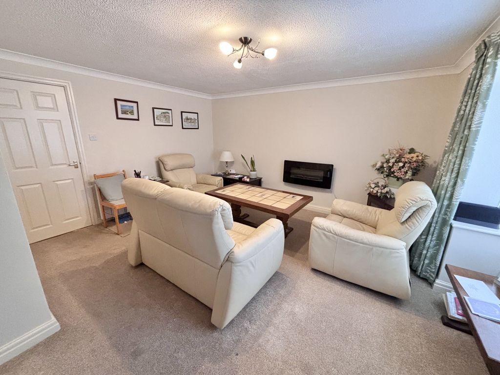 Property photo 3 of 14