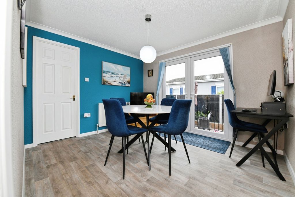 Property photo 3 of 18 Dining Room