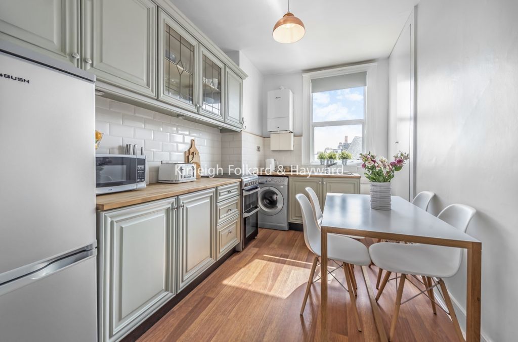 Property photo 2 of 8 Kitchen