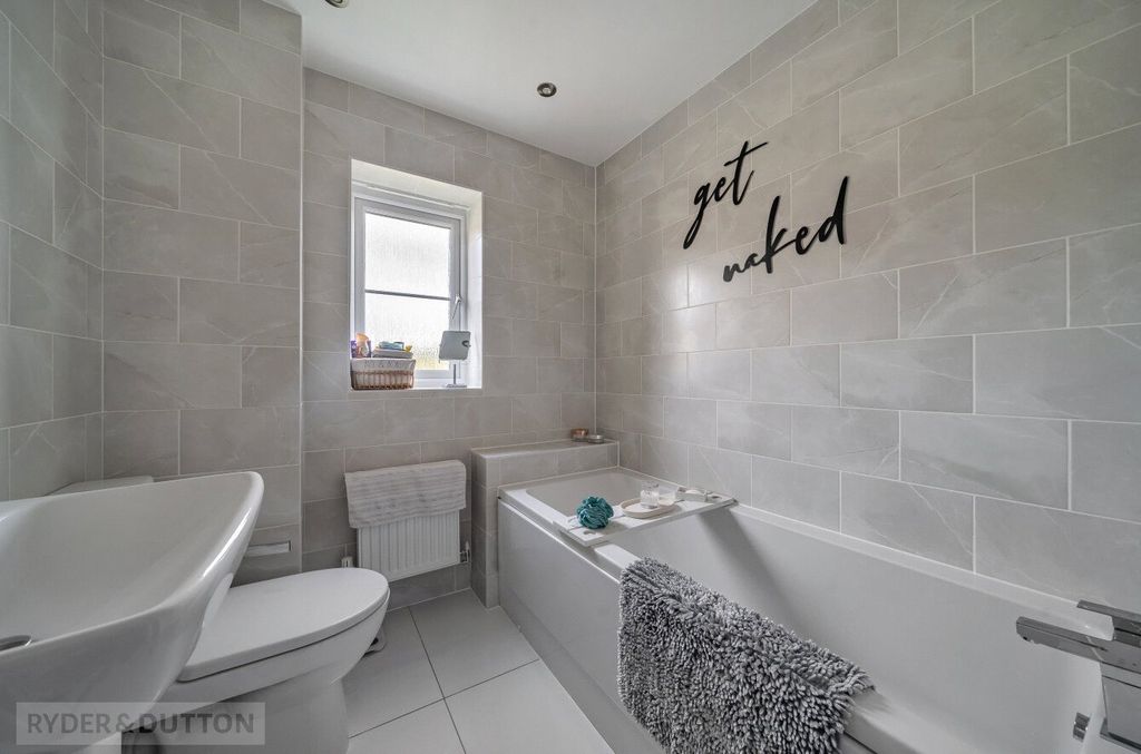 Property photo 3 of 21 Bathroom