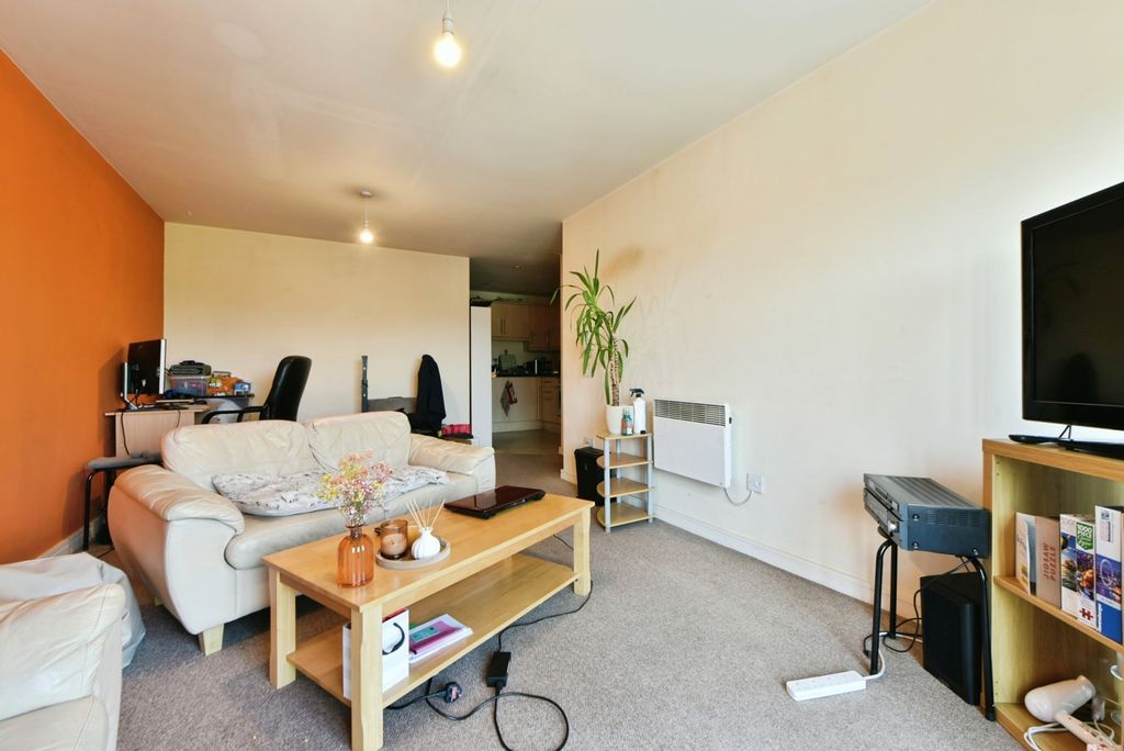 Property photo 3 of 20 Pbox-Img.Jpg