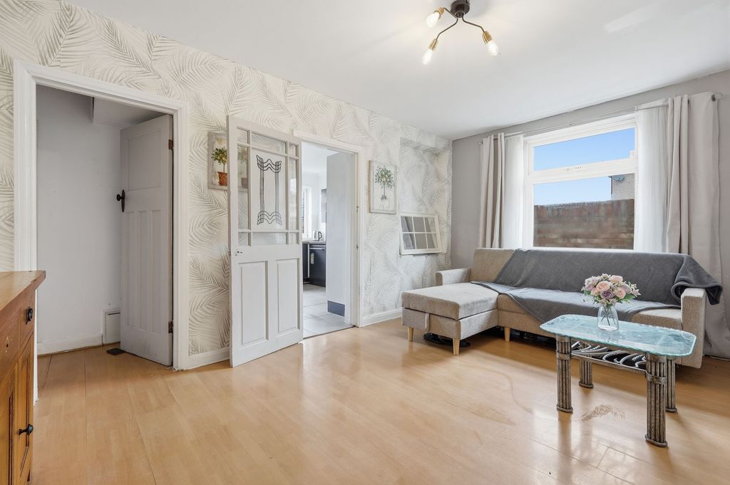 Property photo 3 of 13