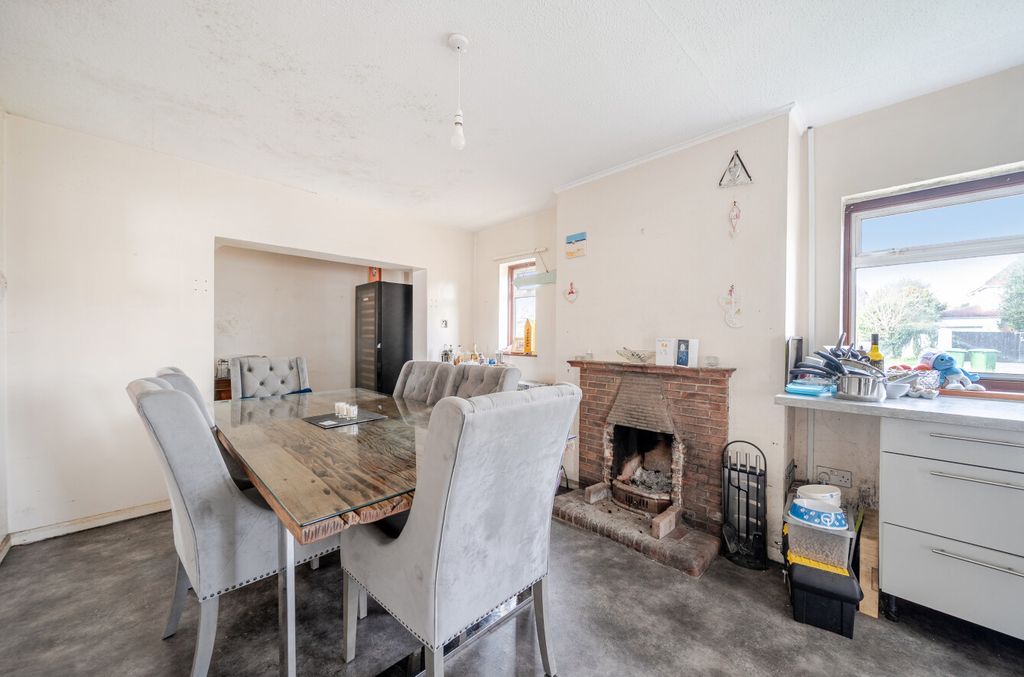 Property photo 2 of 8 1431070-15-69B81F...