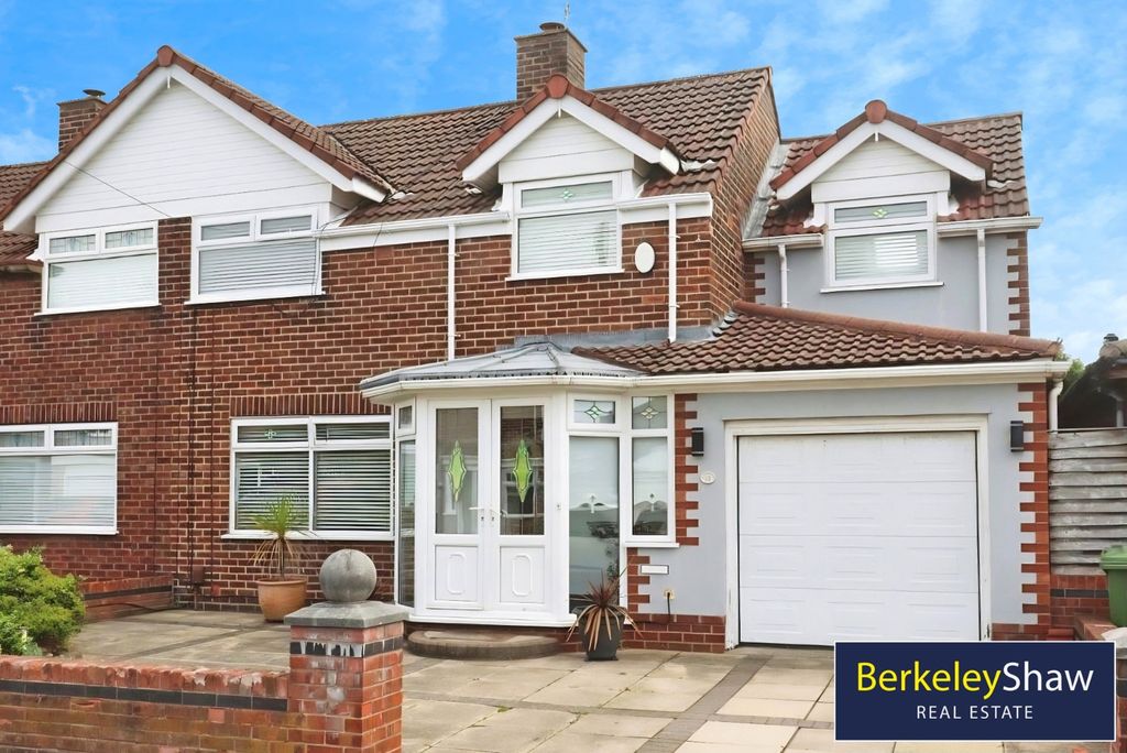 Property photo 1 of 18 External