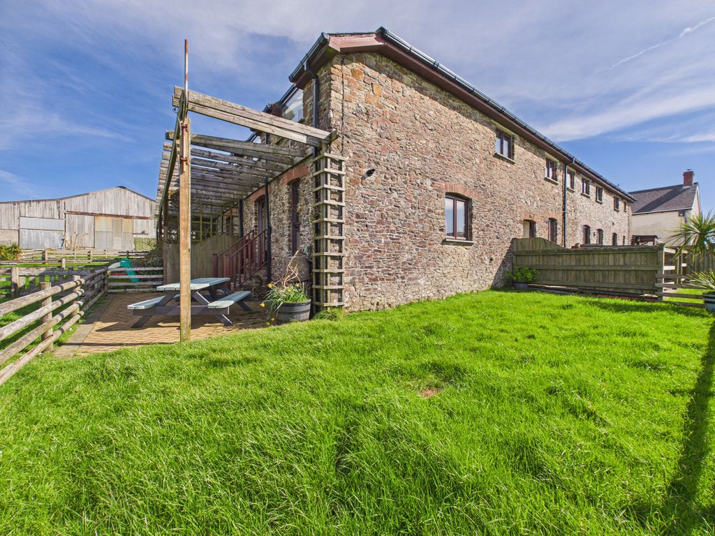 Property photo 2 of 20