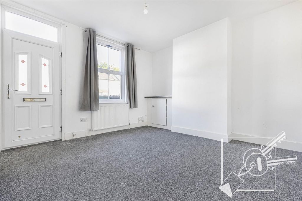 Property photo 2 of 32 Reception 1