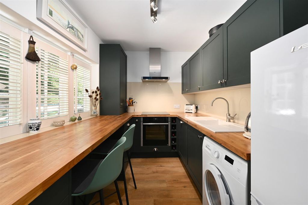 Property photo 2 of 13 Kings-Cottage-Tn36 (4)