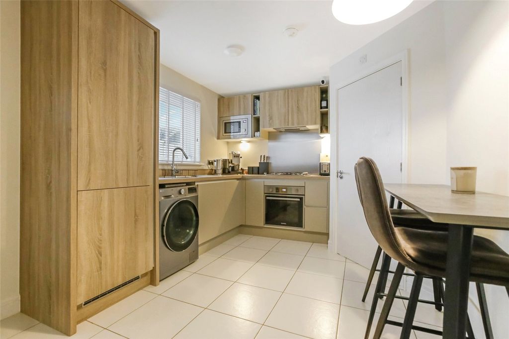 Property photo 3 of 21 Picture No. 06