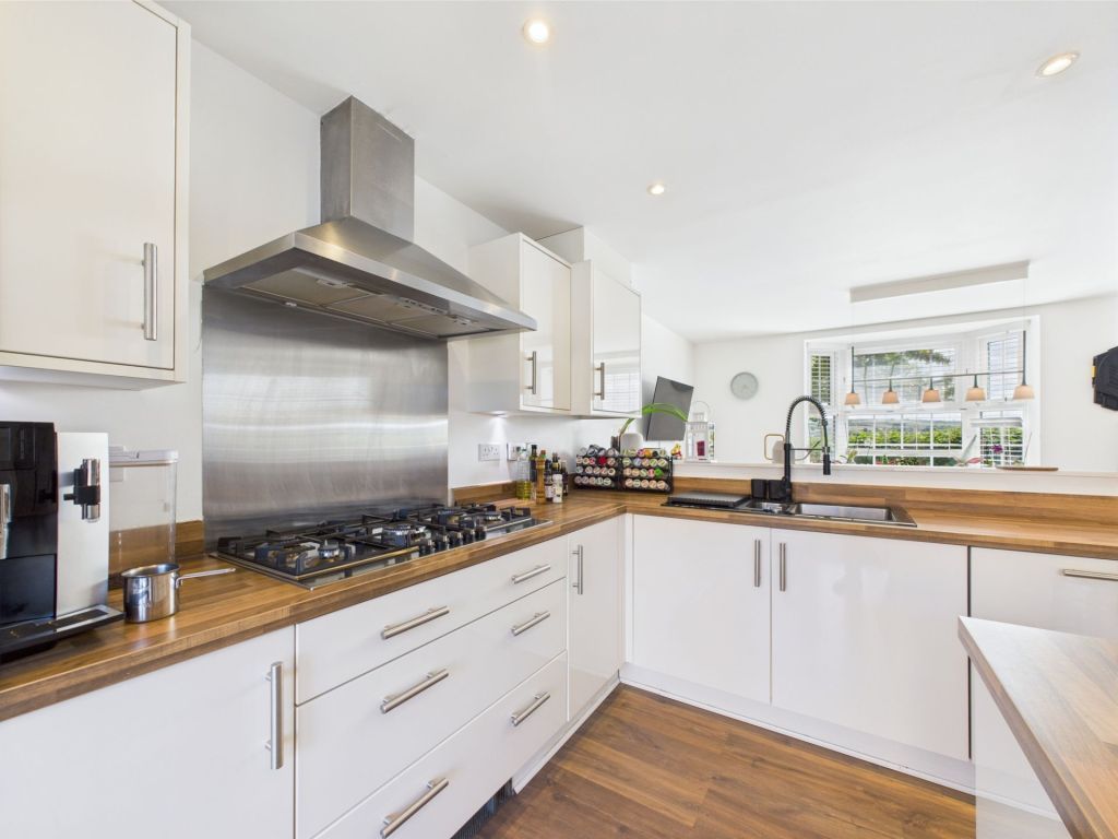 Property photo 3 of 25