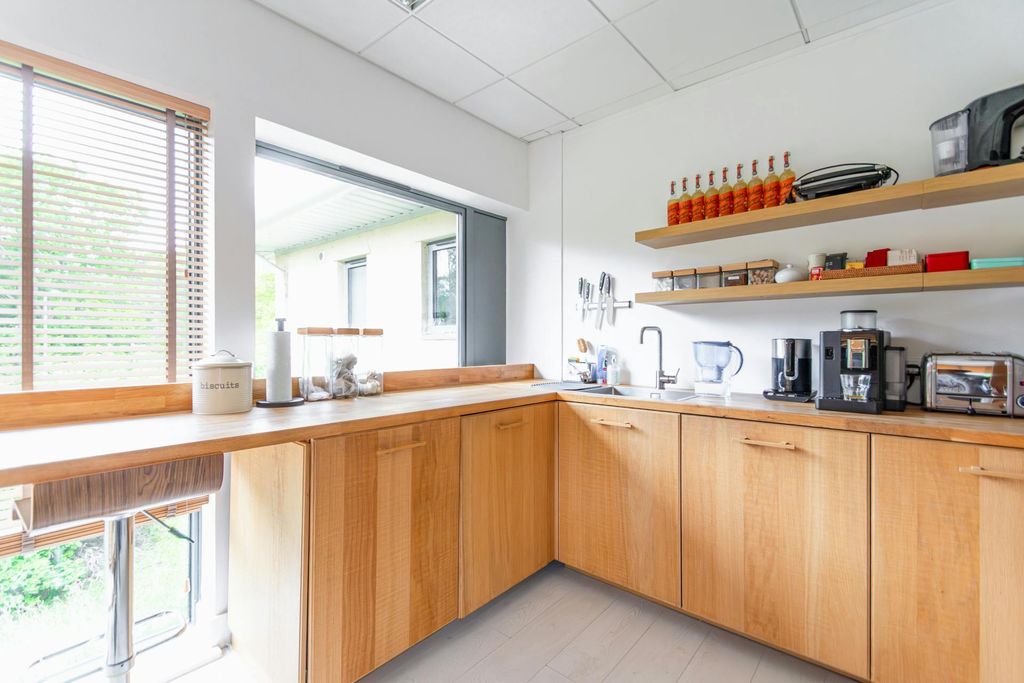 Property photo 3 of 12 7.Jpg