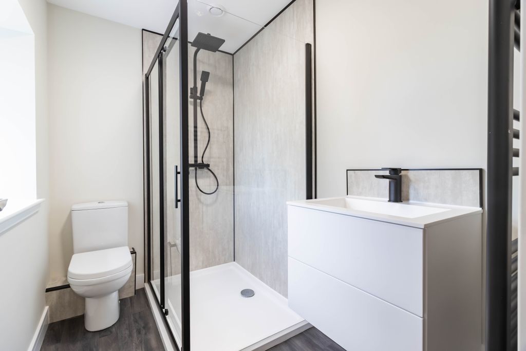 Property photo 3 of 26 Shower Room
