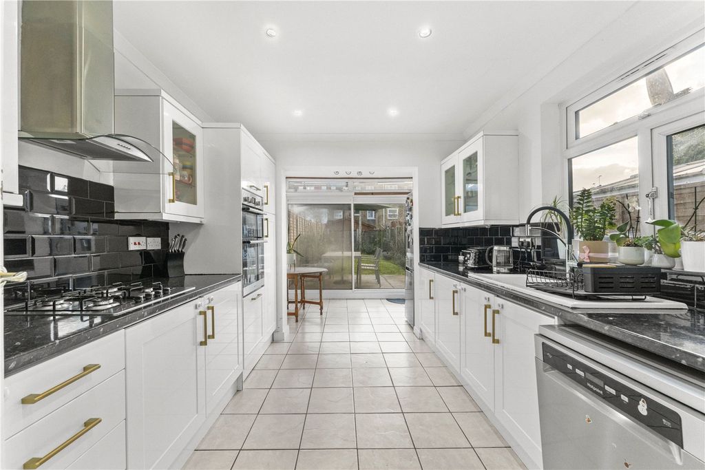 Property photo 3 of 19 Picture No. 20