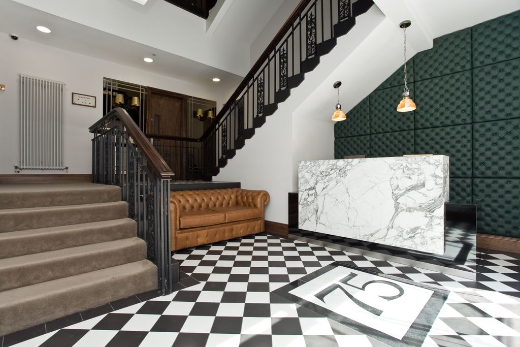 Property photo 2 of 4 Lobby - 13 Sterli...