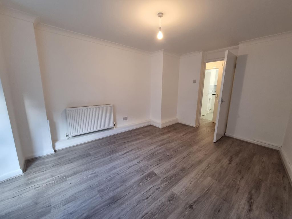 Property photo 3 of 14 Photo 2