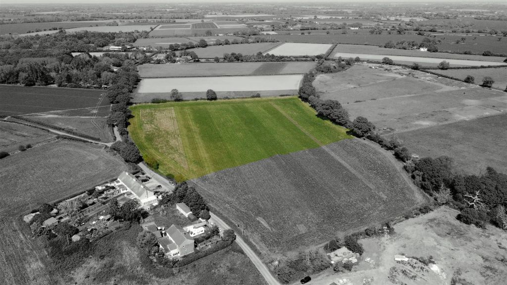 Property photo 1 of 2 6 Acres.Jpg
