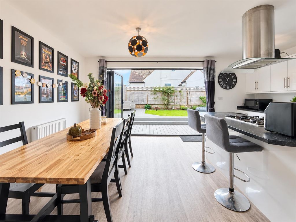 Property photo 2 of 21 Kitchen Diner.Png