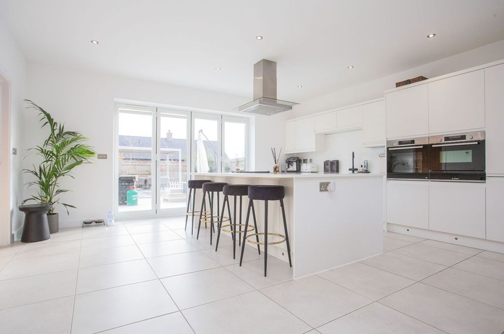 Property photo 2 of 38