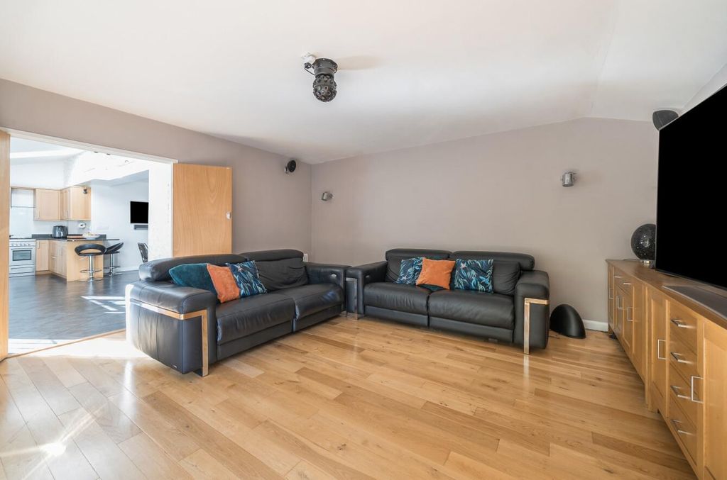 Additional image 11 of 5 bed detached house for saleWokingham Road, Crowthorne, Berkshire RG45