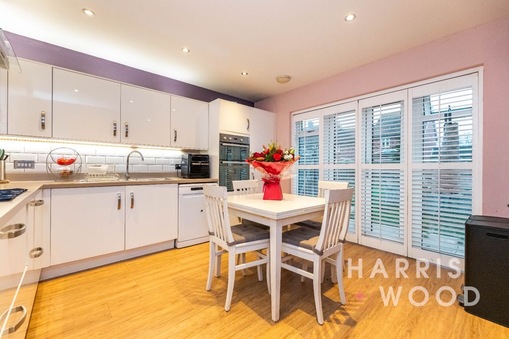 Property photo 2 of 27 4715602