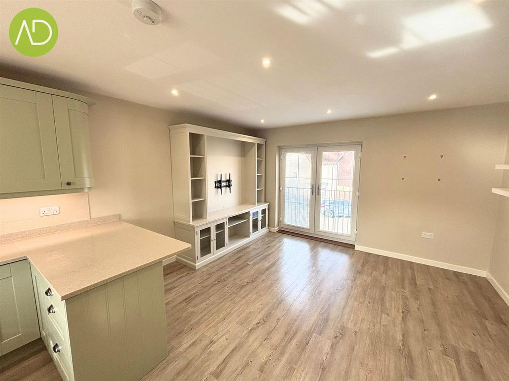 Property photo 3 of 10 8.Jpg