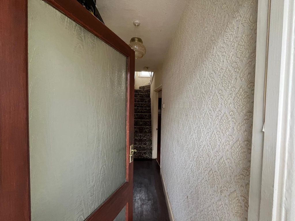 Property photo 2 of 27