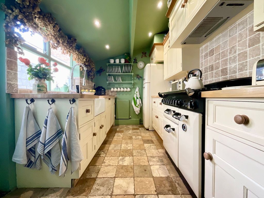 Property photo 3 of 40