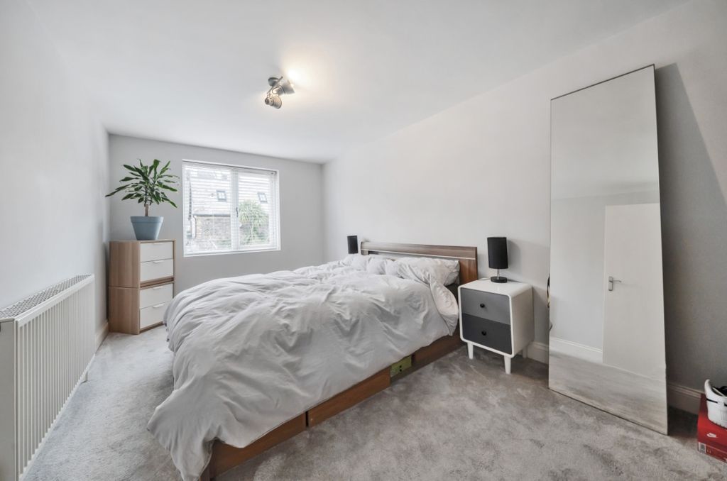 Property photo 2 of 20 961233 (7)