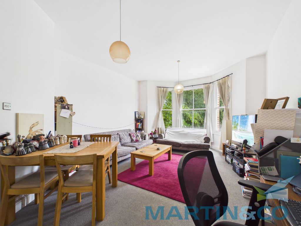 Property photo 2 of 13 Cam01870G0-Pr0219-Still002