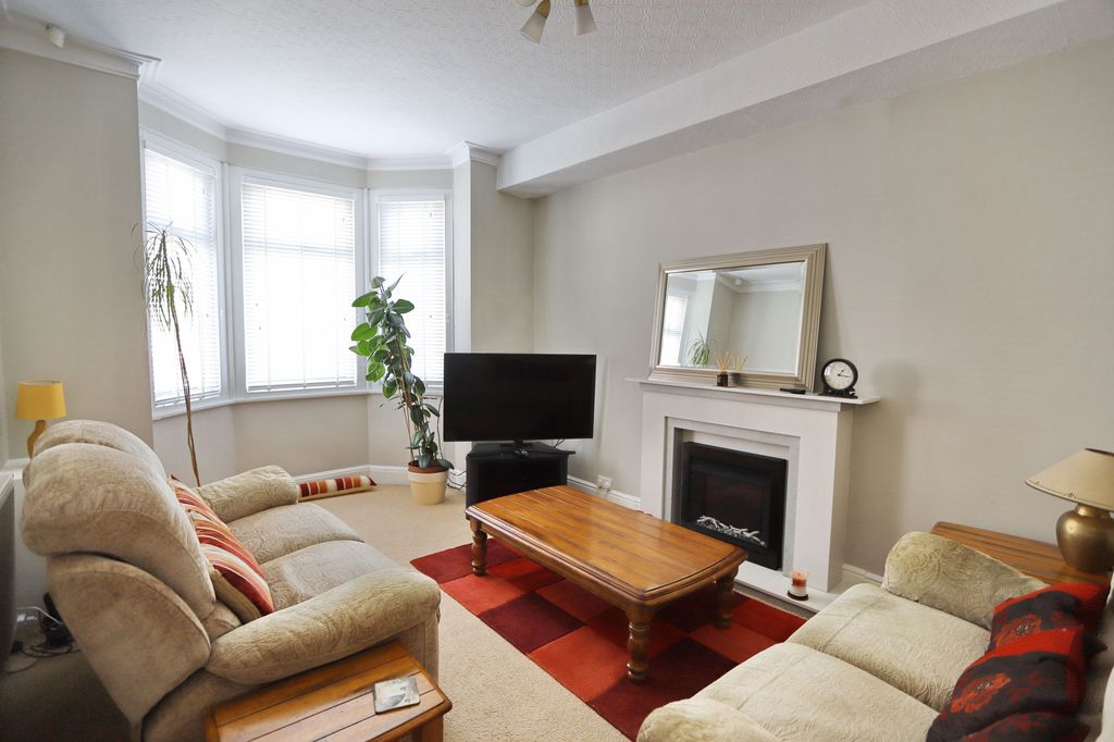 Property photo 3 of 17