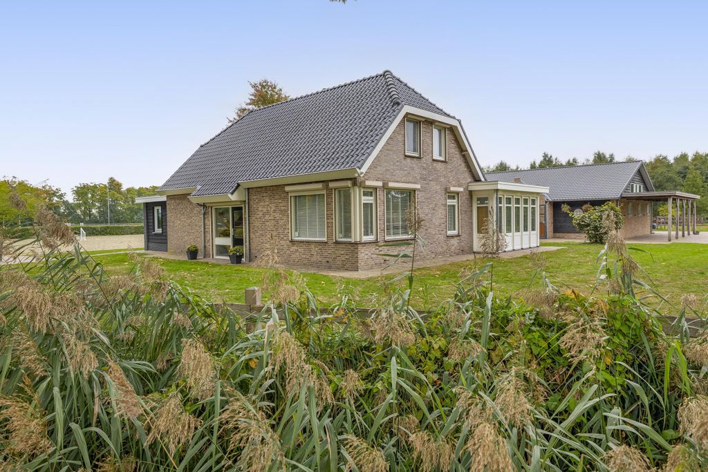 Property photo 2 of 56