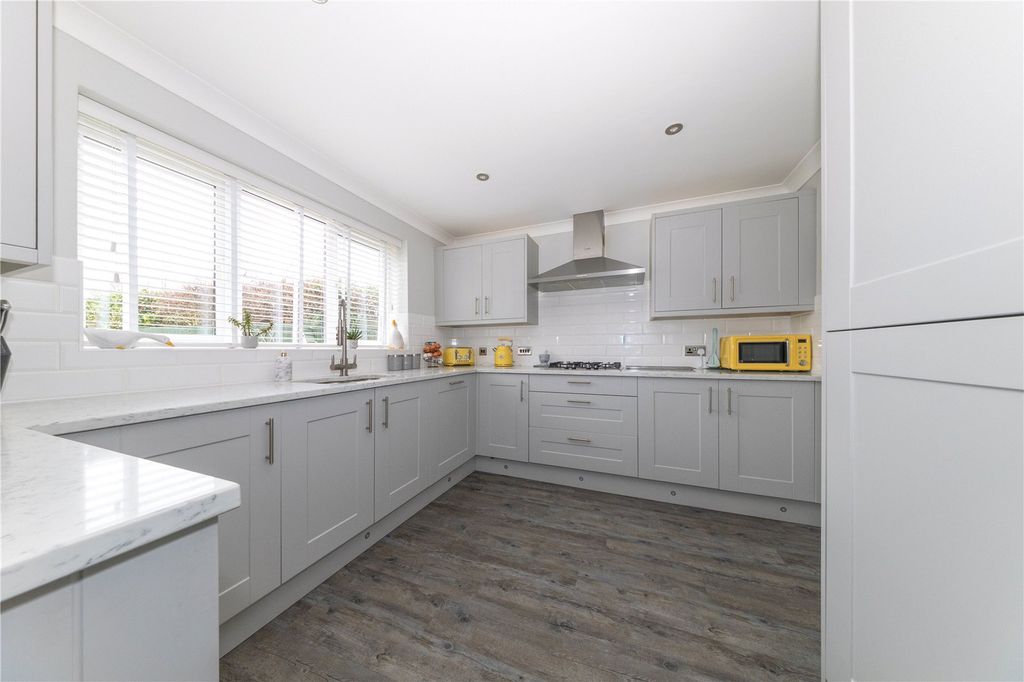 Property photo 3 of 24 Kitchen Diner