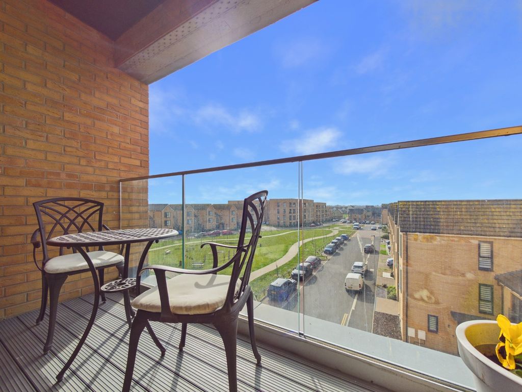 Property photo 3 of 14 4936555