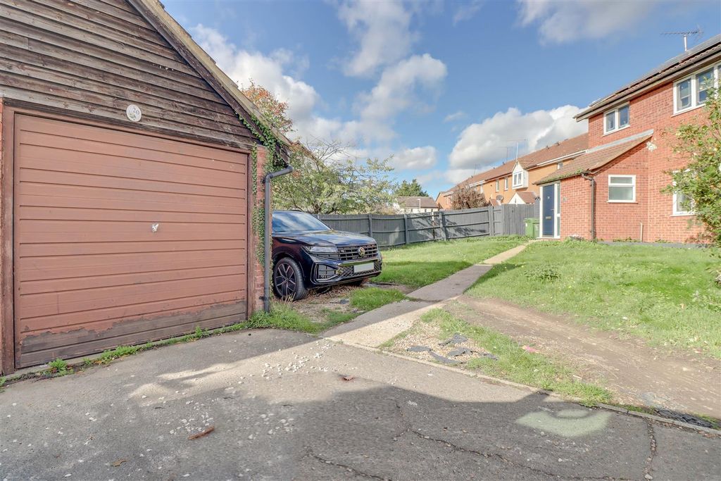 Property photo 1 of 20 20 Bannister Green Blurred Pic.Jpg