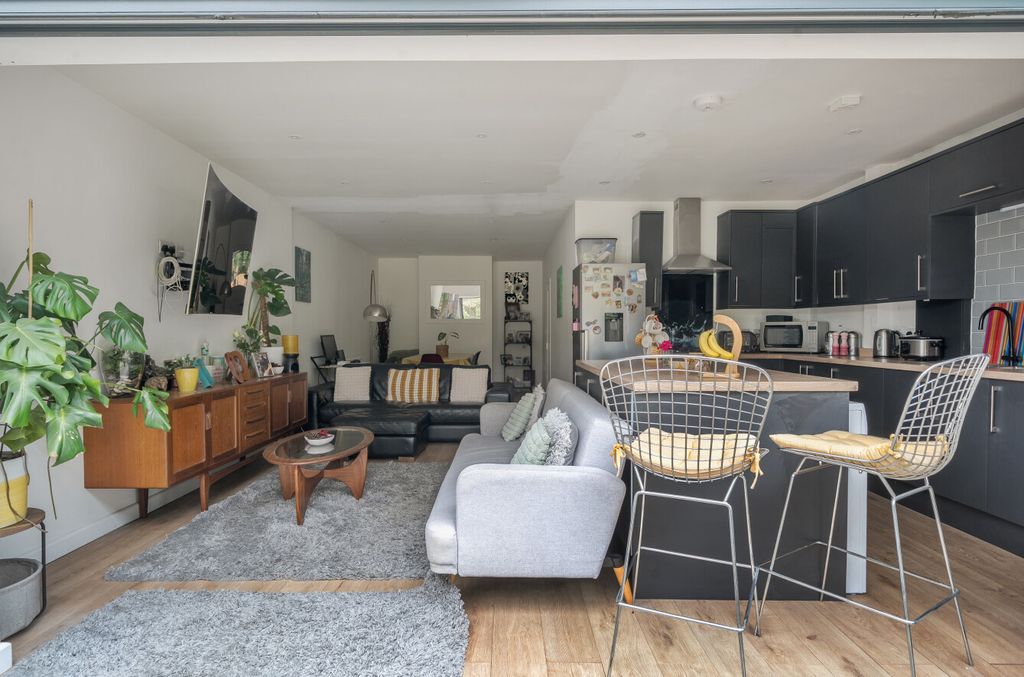 Property photo 3 of 11 1470221-15-6A3664...