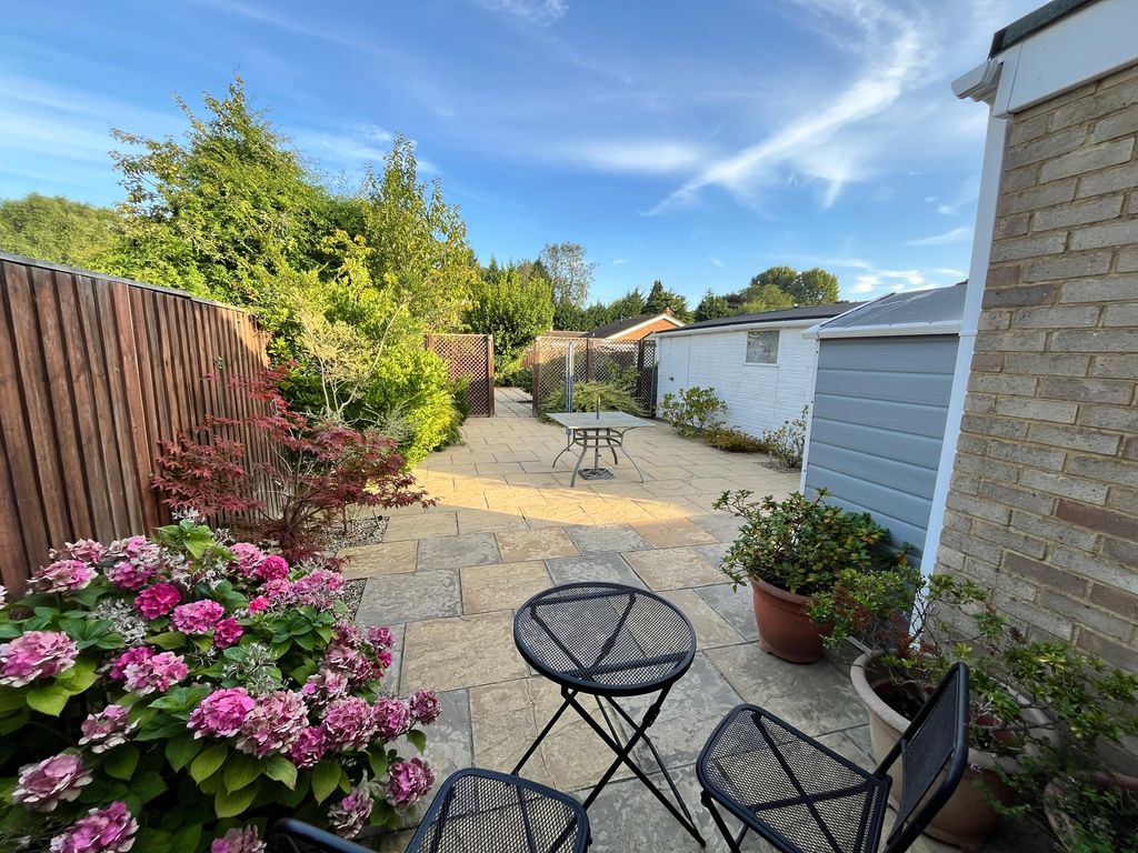 Property photo 2 of 21