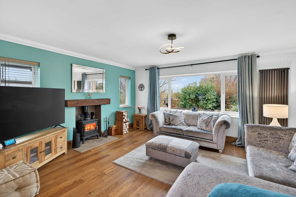 Property photo 3 of 46