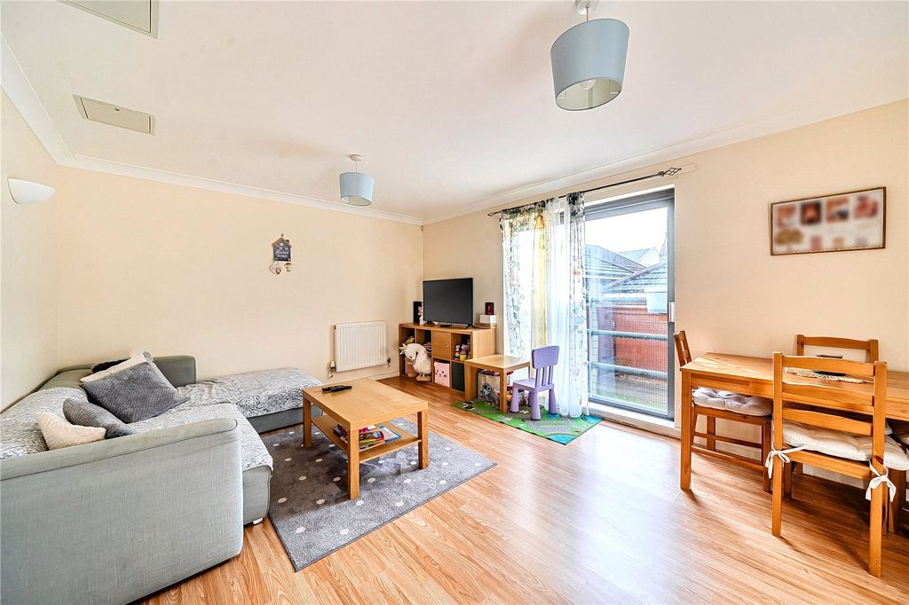 Property photo 2 of 7 Picture No. 23