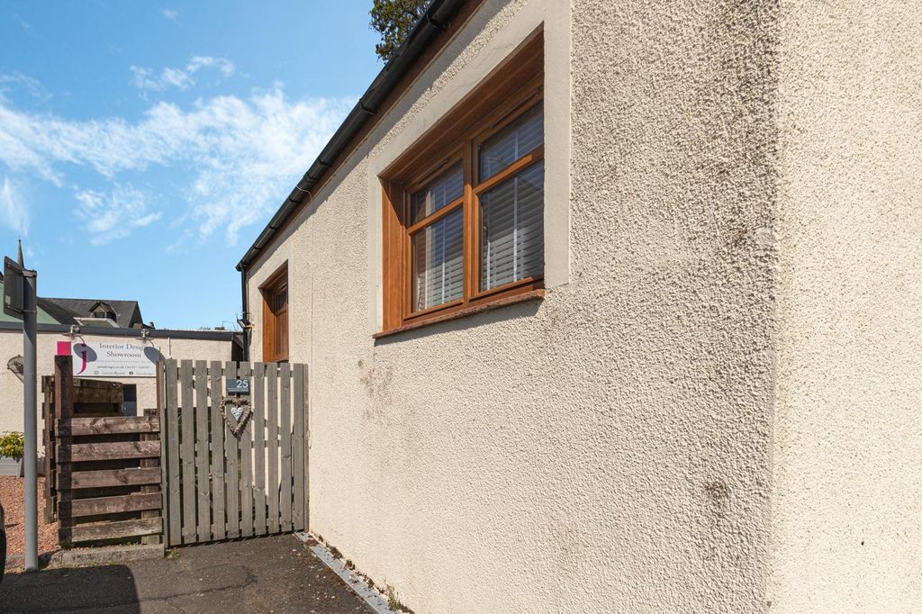 Property photo 1 of 14 External