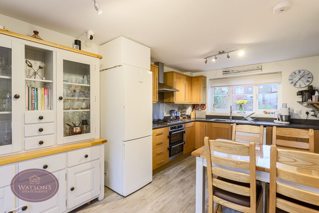 Property photo 3 of 34