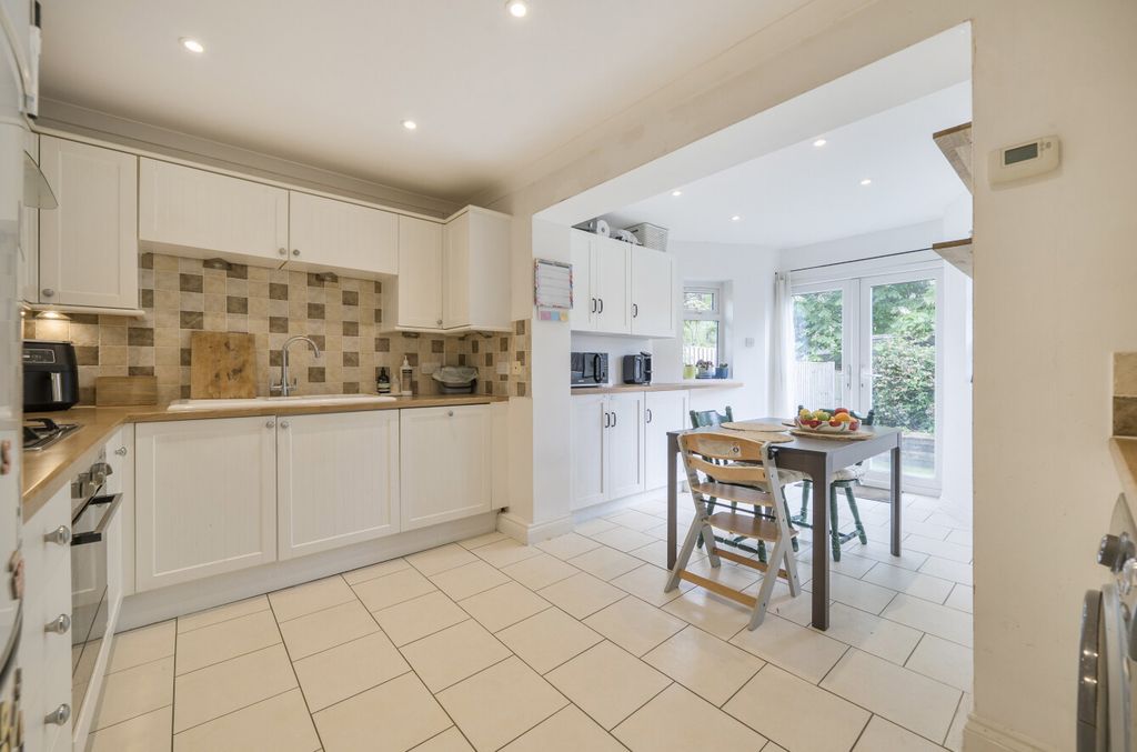 Property photo 3 of 13 1463682-8-6A0De8E...