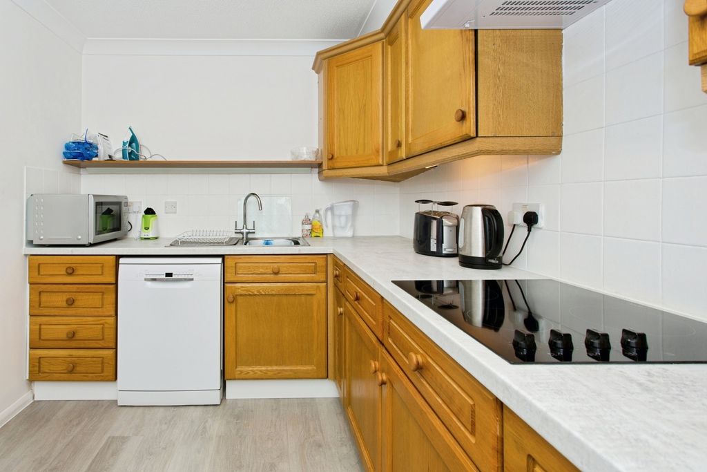 Property photo 2 of 12 Kitchen