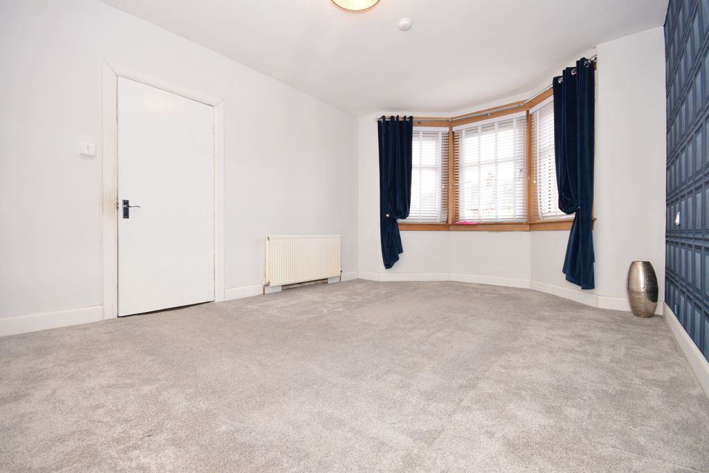 Property photo 3 of 12 Gallery