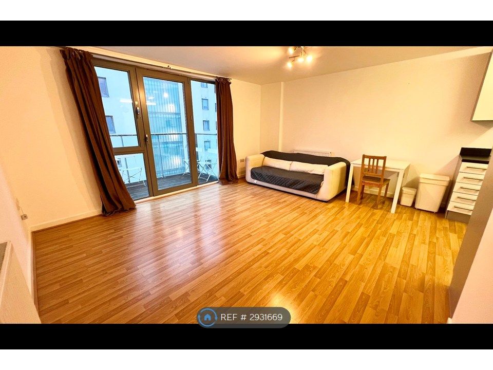Property photo 2 of 17 Living Room