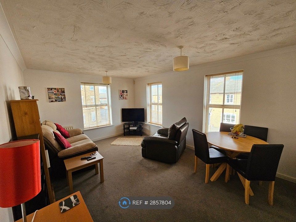 Property photo 3 of 4 Shared Lounge