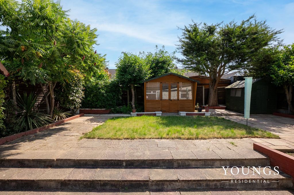 Property photo 2 of 30