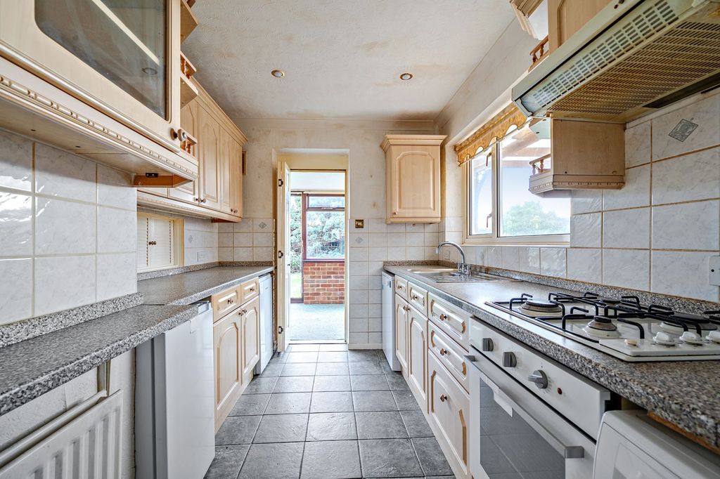 Property photo 2 of 17 Kitchen