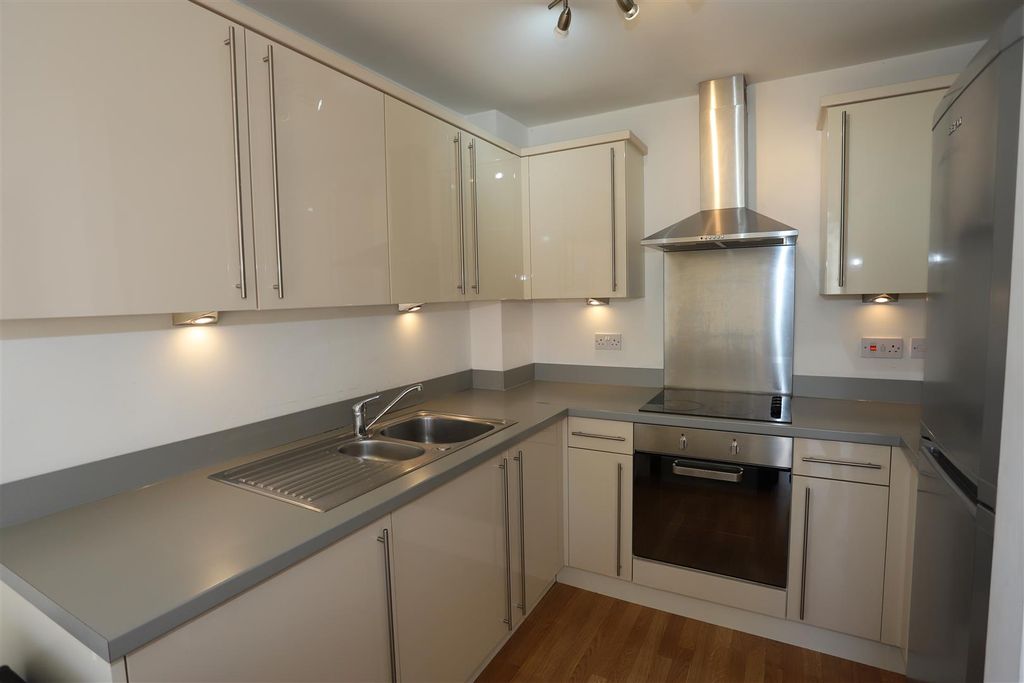 Property photo 3 of 6